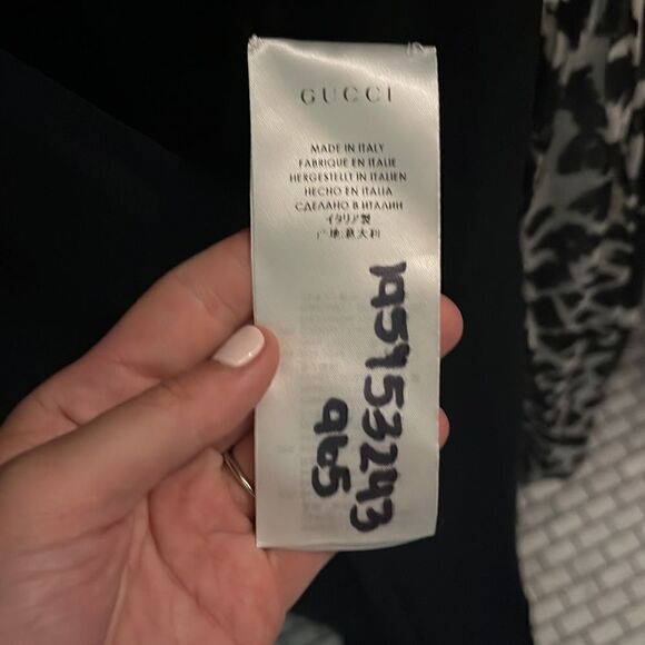 Gucci pants suit size 40 (2-4 US sizing) with drapery neck and flowy pants NWT - Picture 2 of 4